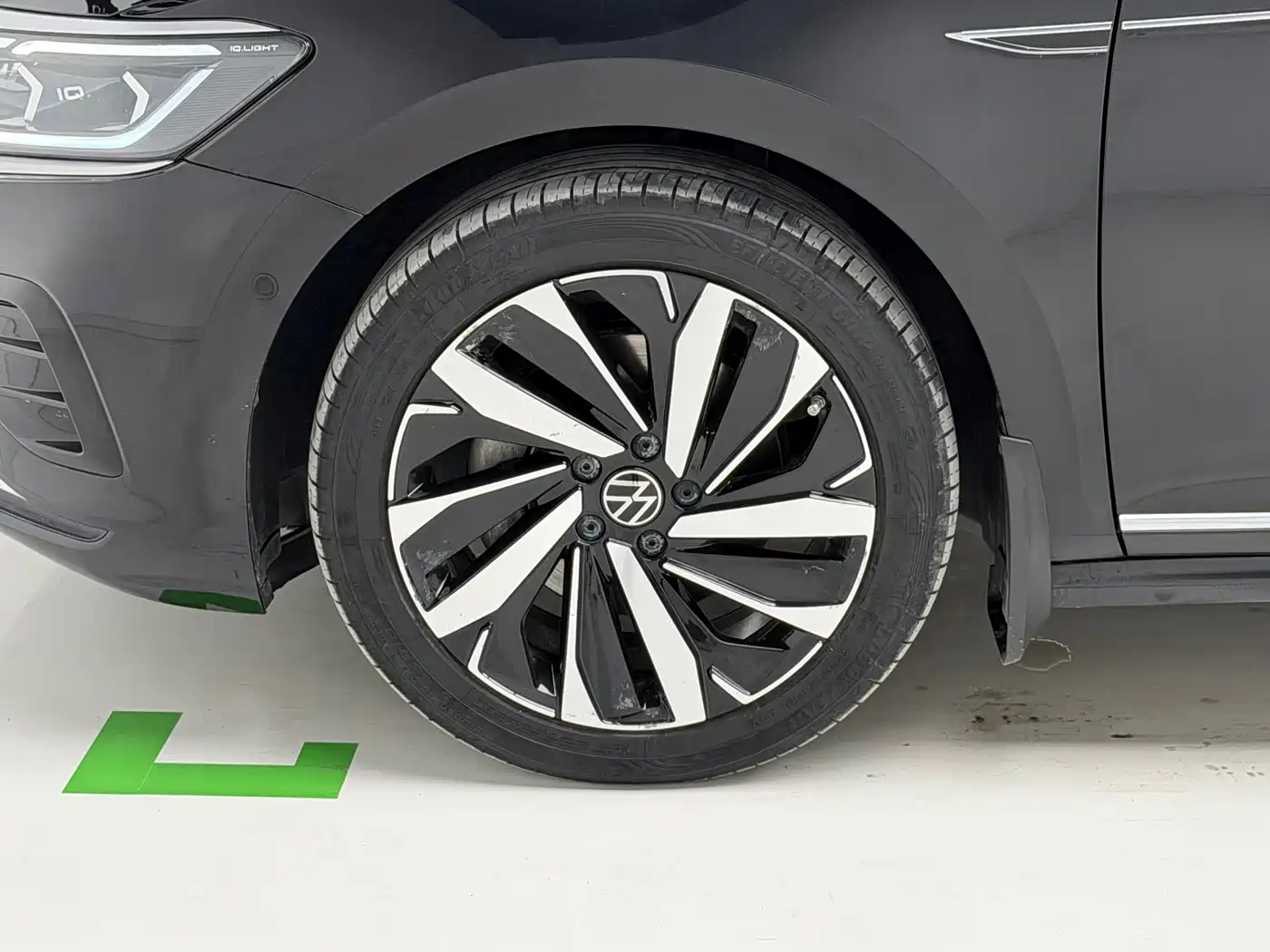 Volkswagen Passat 2022 380TSI Flagship Edition фото 8