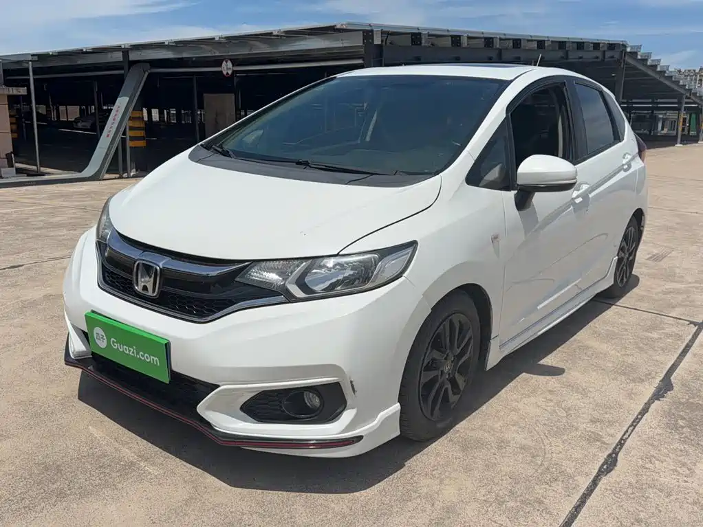 Photo 2 - Honda Fit