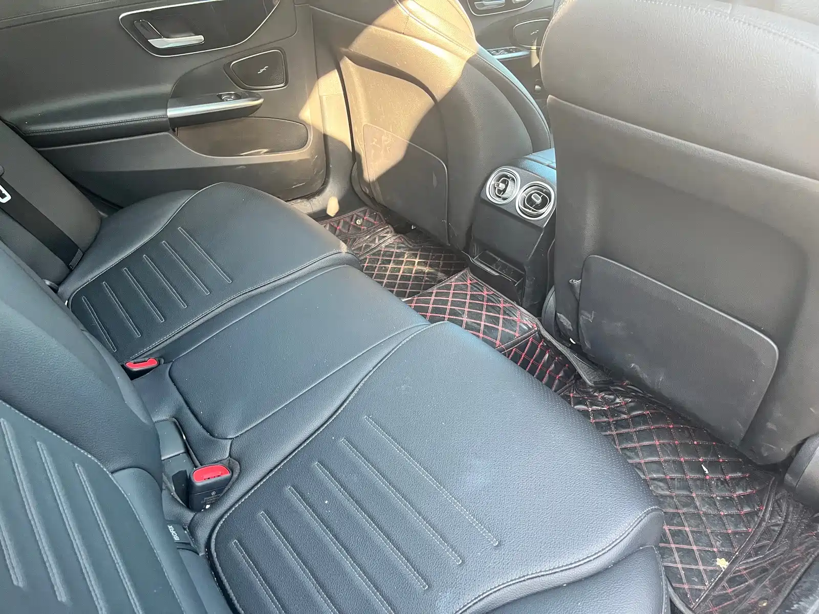 Фото 8 - Mercedes-Benz C-Class