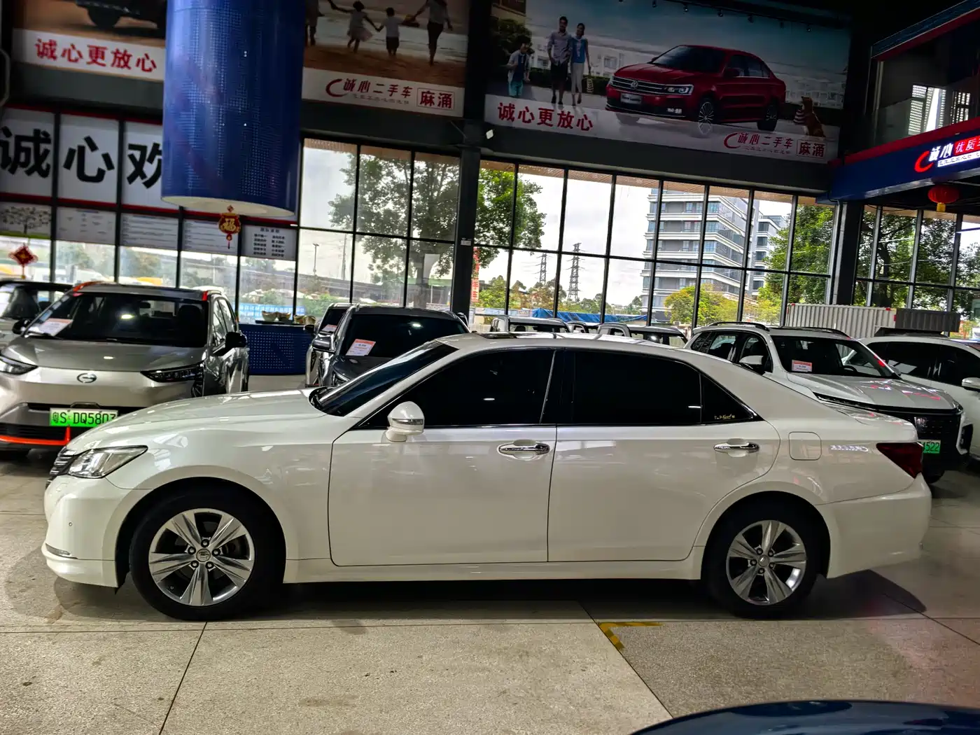 Toyota Crown 2015 2.0T Fashion фото 2