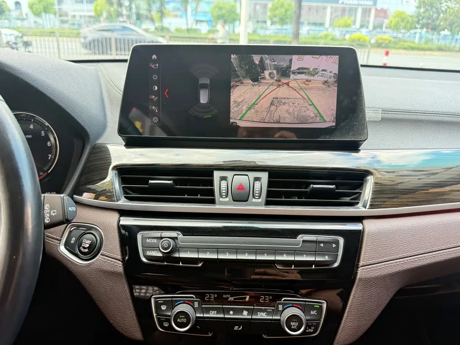 Фото 9 - BMW X1