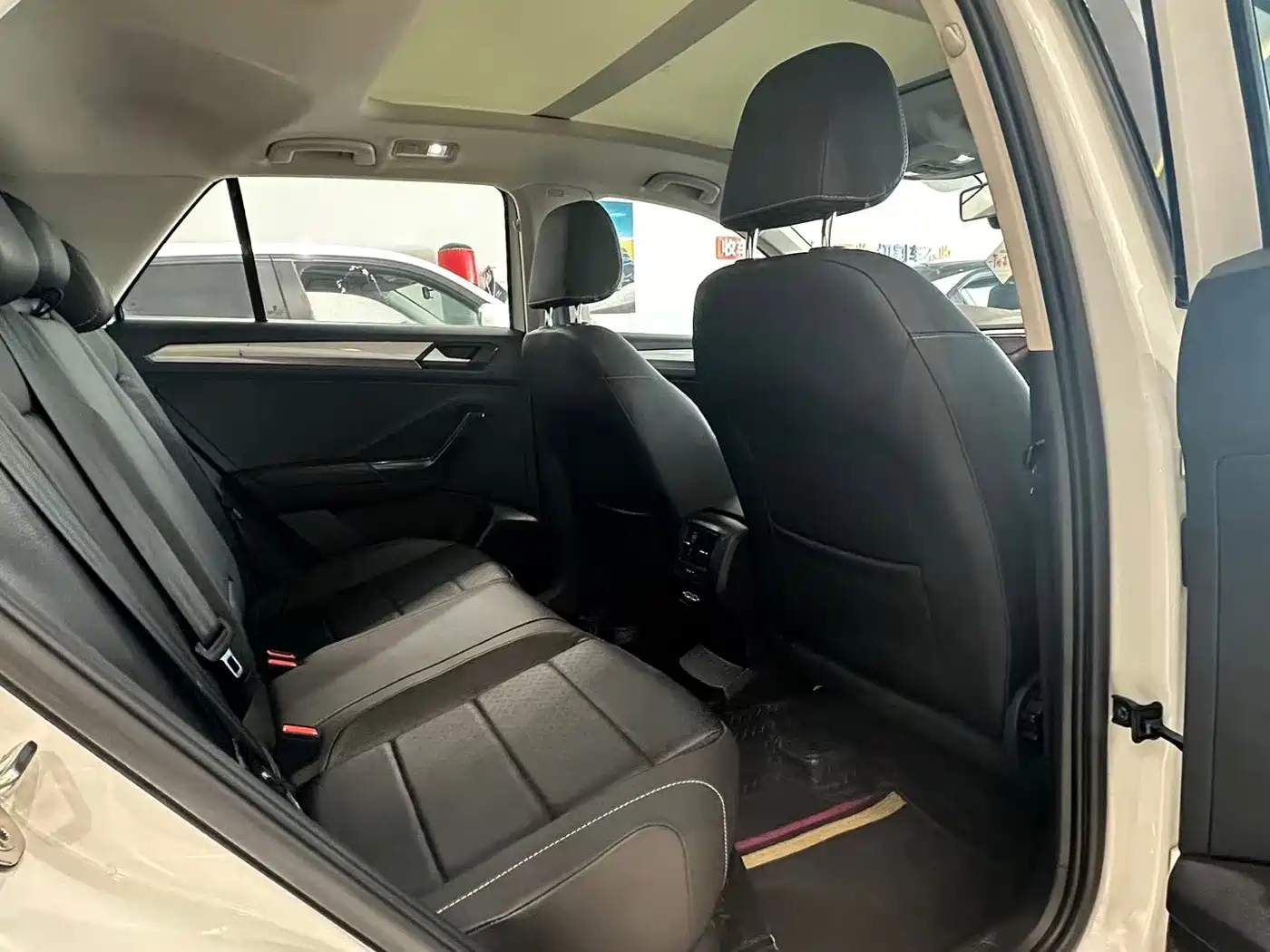 Volkswagen T-ROC 2022 280TSI DSG 2WD Comfort PLUS фото 8