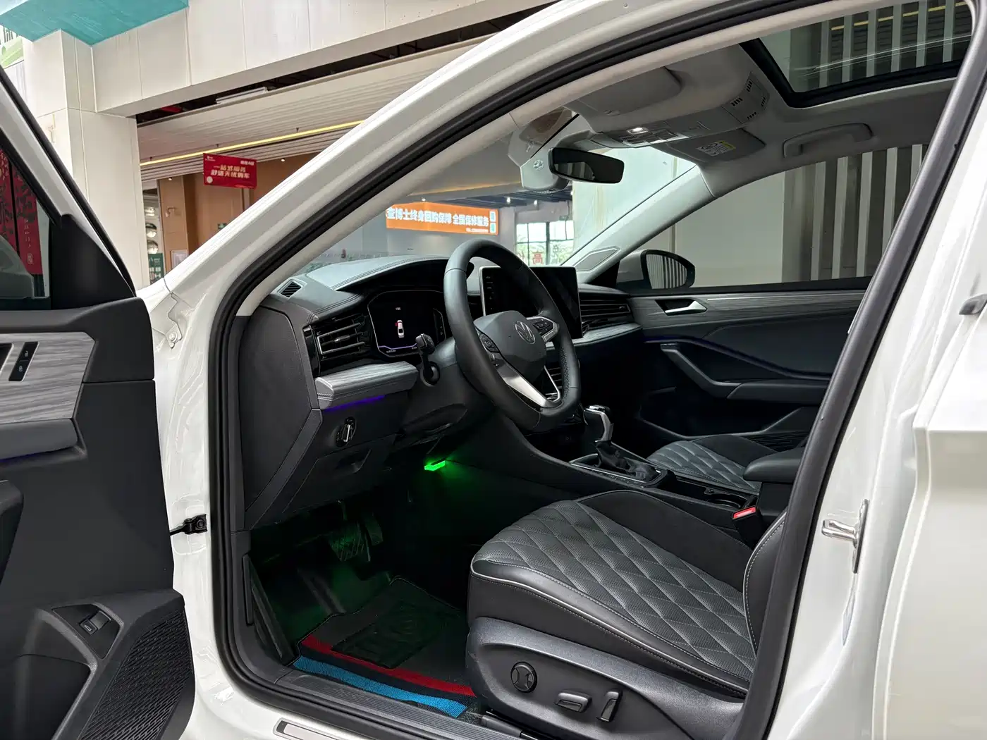 Volkswagen Sagitar 2025 Facelift 300TSI DSG Excellence Edition фото 4