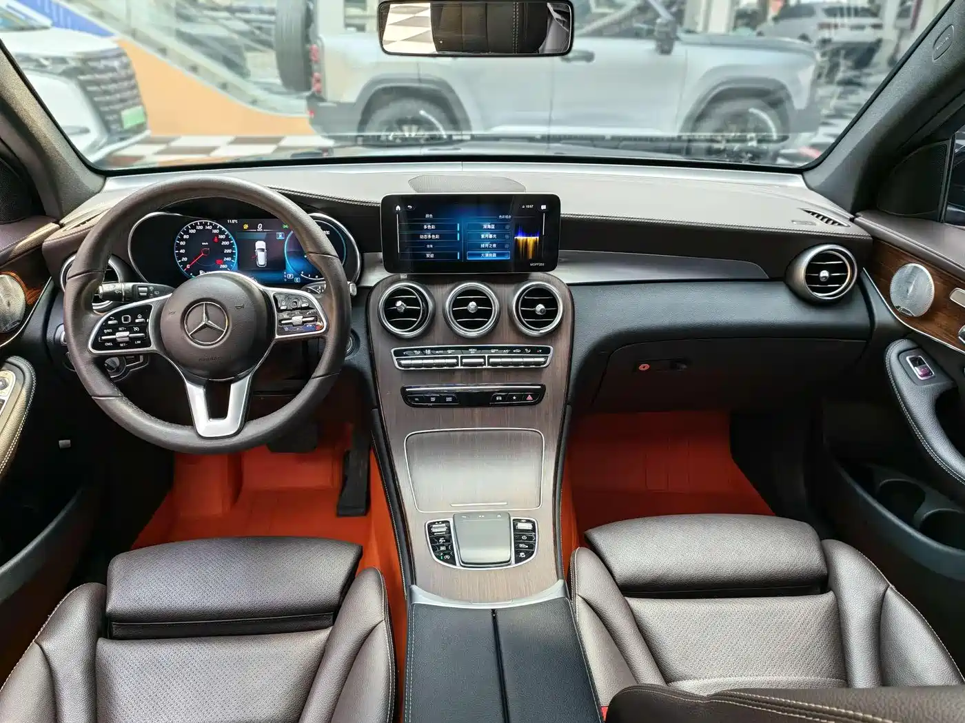 Mercedes-Benz GLC 2020 Facelift GLC 300 L 4MATIC Dynamic фото 9
