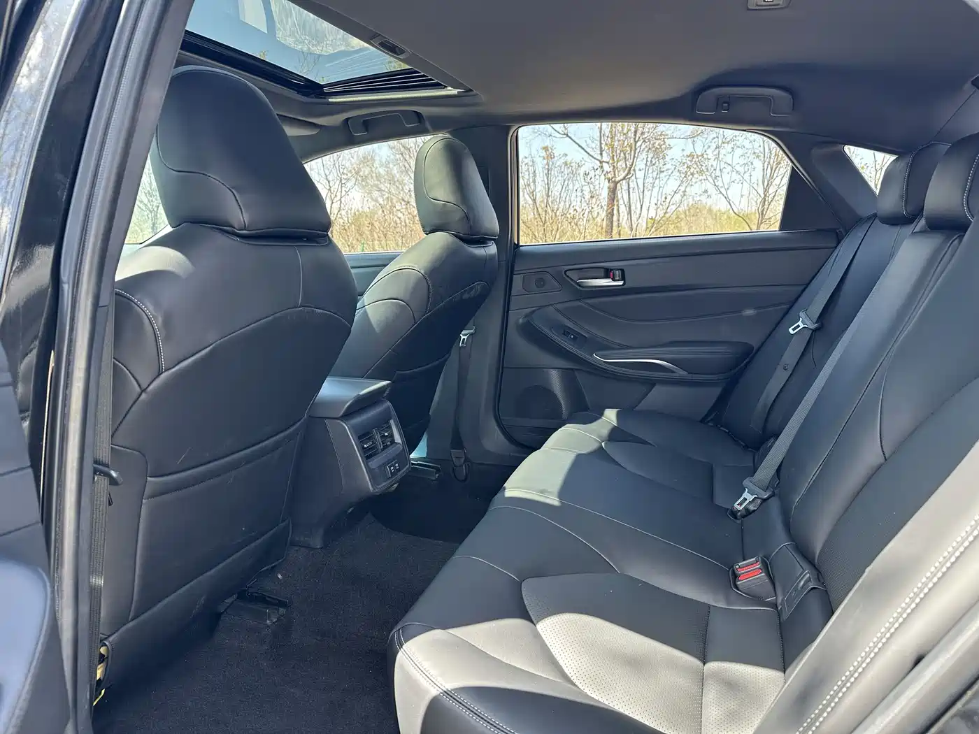 Toyota Avalon 2019 2.0L Progressive Edition (China VI) фото 8