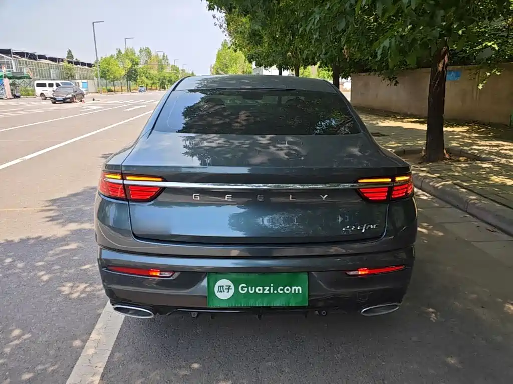 Фото 6 - Geely Preface