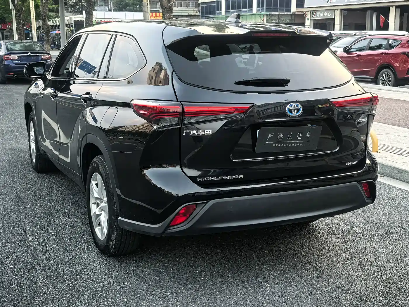 Фото 4 - Toyota Highlander