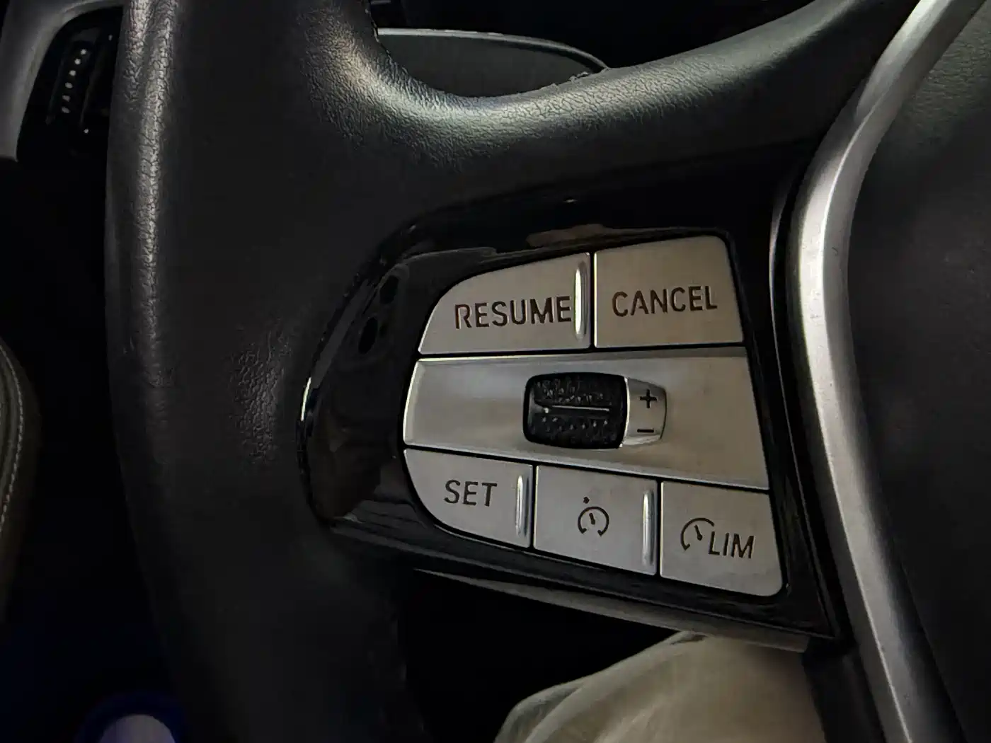 BMW 5 Series 2021 525Li Luxury Package фото 17
