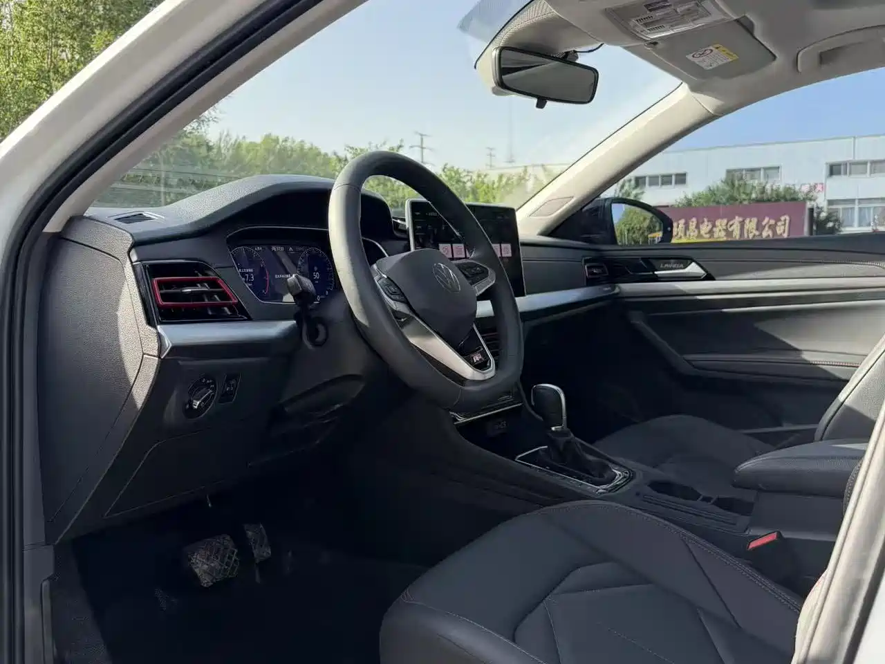 Volkswagen Lavida 2024 Model 300TSI DSG Starlight Eternal Comfort Edition фото 4