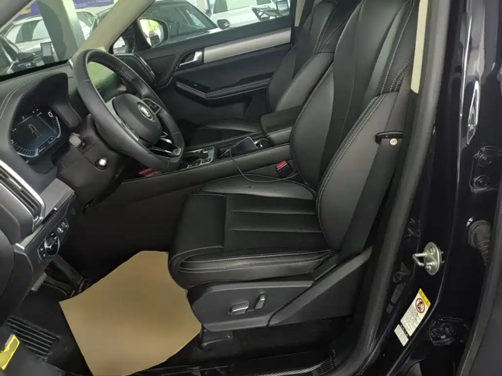 BYD Tang 2019 2018 2.0T Automatic Smart Connection Honor Edition 7-Seater China V