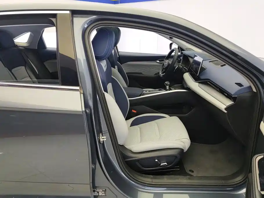 Фото 8 - Geely Preface