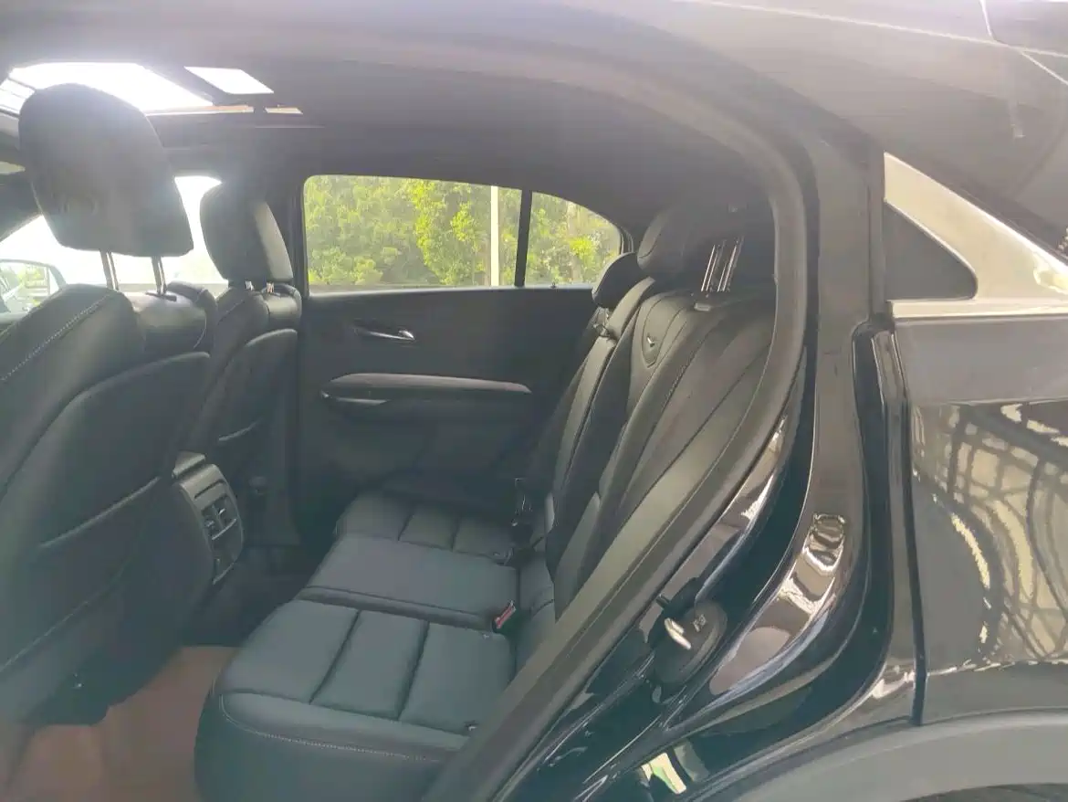 Photo 4 - Cadillac XT4