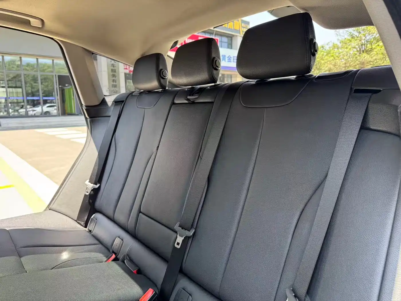 BMW 3 Series GT 2018 320i Luxury Design Package фото 17
