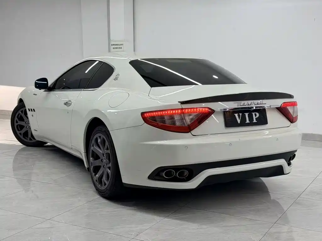 Фото 7 - Maserati GranTurismo