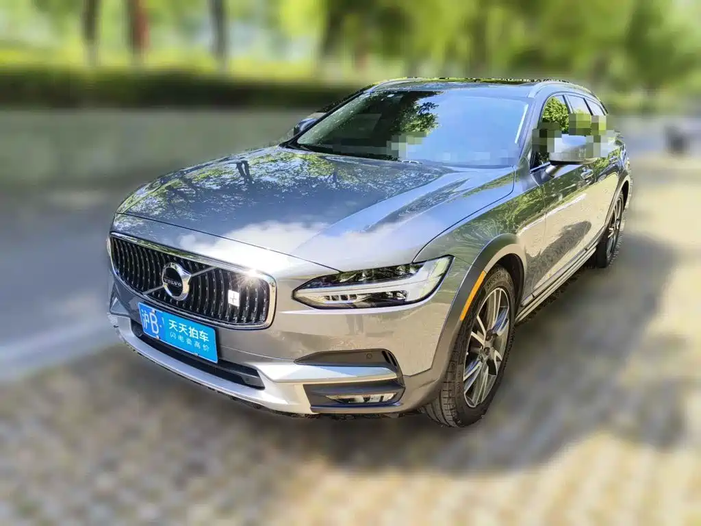 Фото 1 - Volvo V90