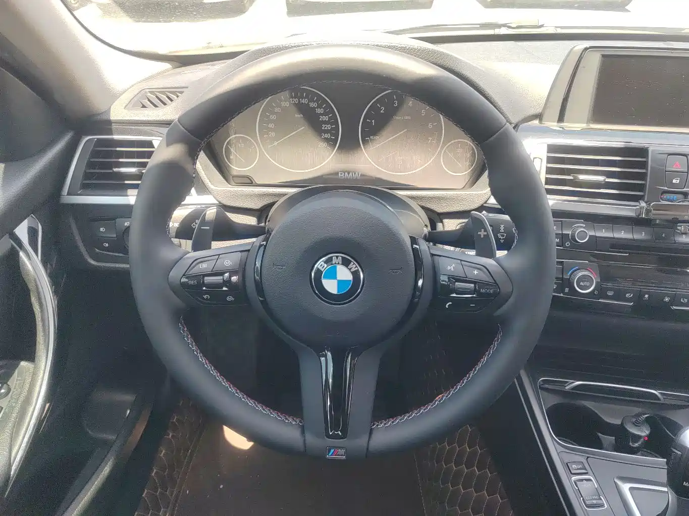 BMW 3 Series 2017 320Li Fashion фото 7