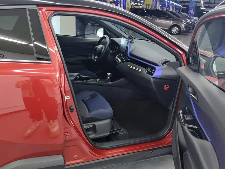 Toyota C-HR 2019 2018 2.0L Leading Sunroof Edition China VI