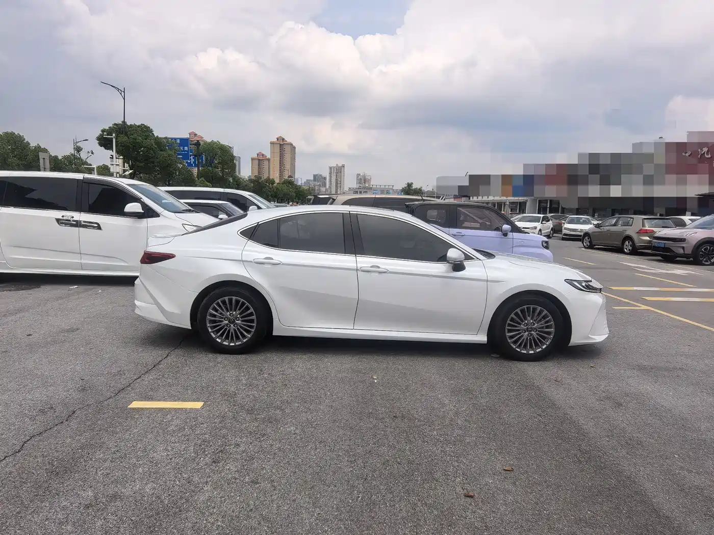 TOYOTA CAMRY