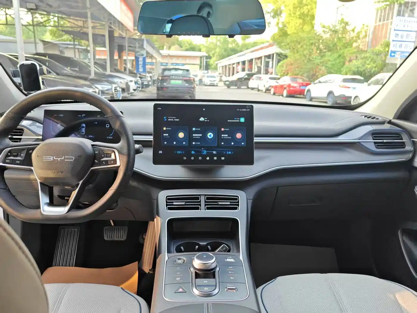 BYD Destroyer 05 2023 Model Champion Edition DM-i 120KM Luxury фото 4