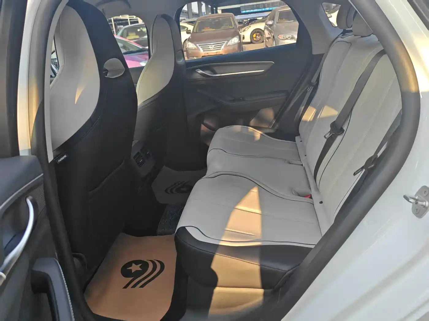 BYD Destroyer 05 2023 Model Champion Edition DM-i 120KM Luxury фото 5