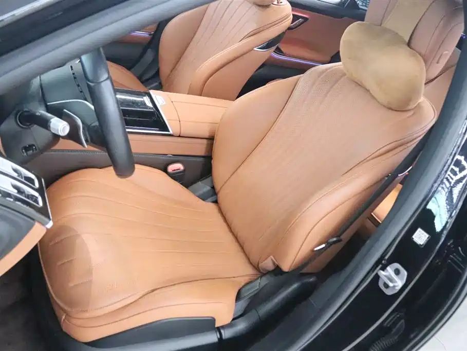 Photo 21 - Mercedes-Benz S-Class