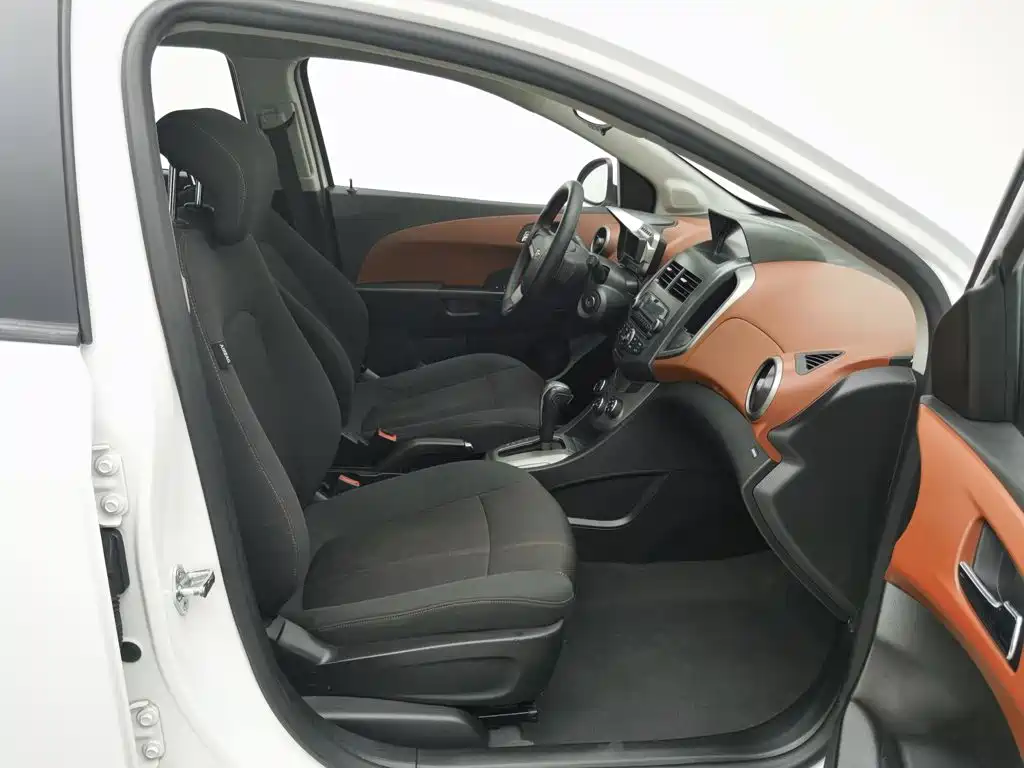 Chevrolet Aveo 2012 2011 Hatchback 1.6L AT SX