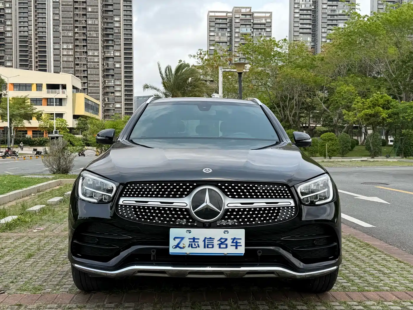 Mercedes-Benz GLC 2022 Model GLC 260 L 4MATIC Luxury Edition фото 2