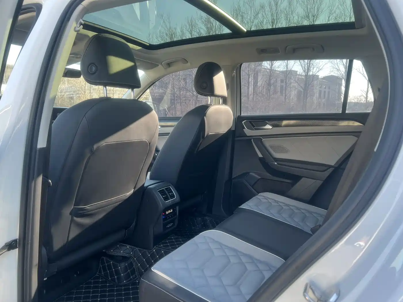 Volkswagen Tayron 2023 280TSI 2WD Luxury Plus Advanced Edition фото 5