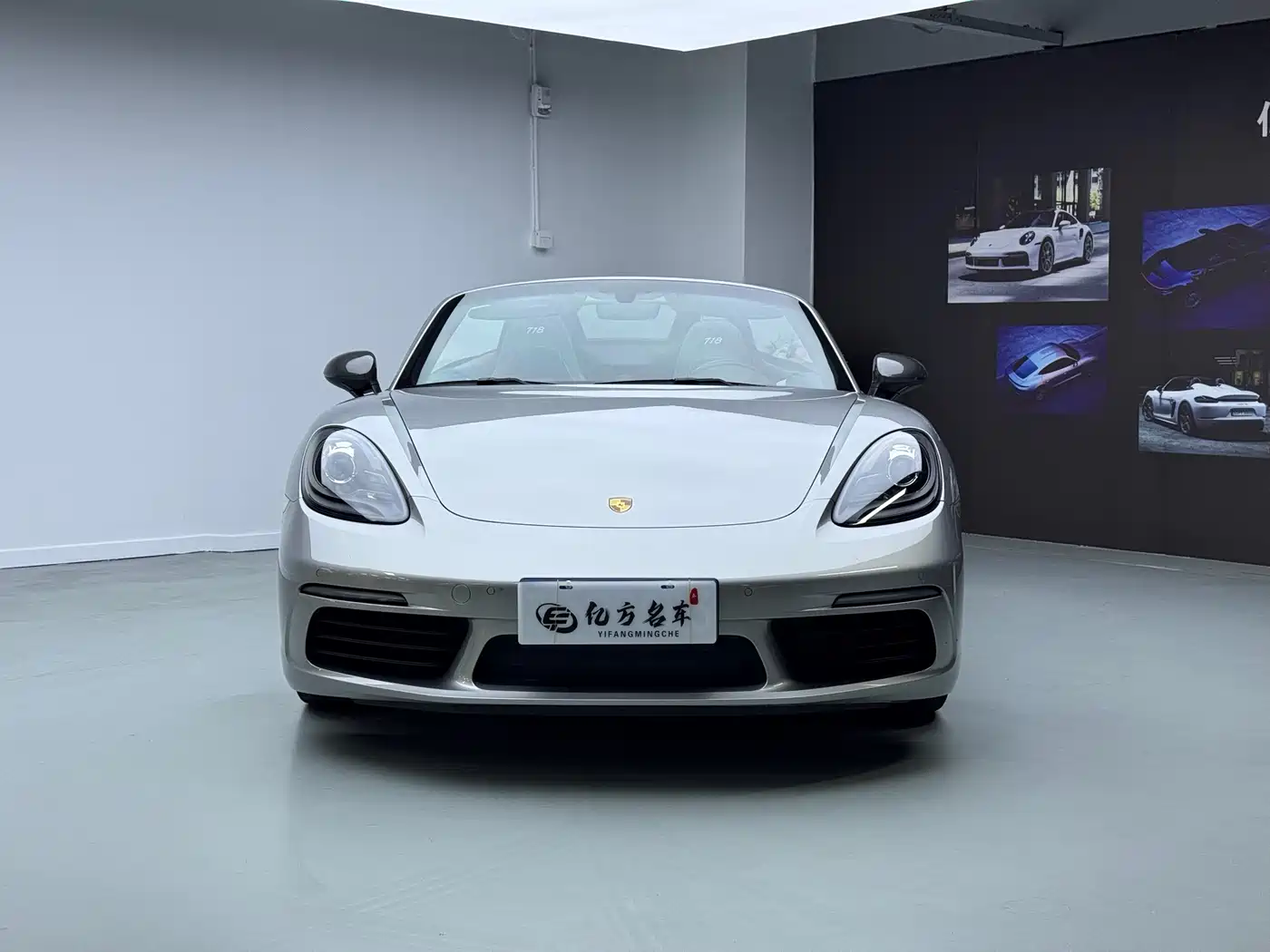 Porsche 718 2019 Boxster T 2.0T фото 2
