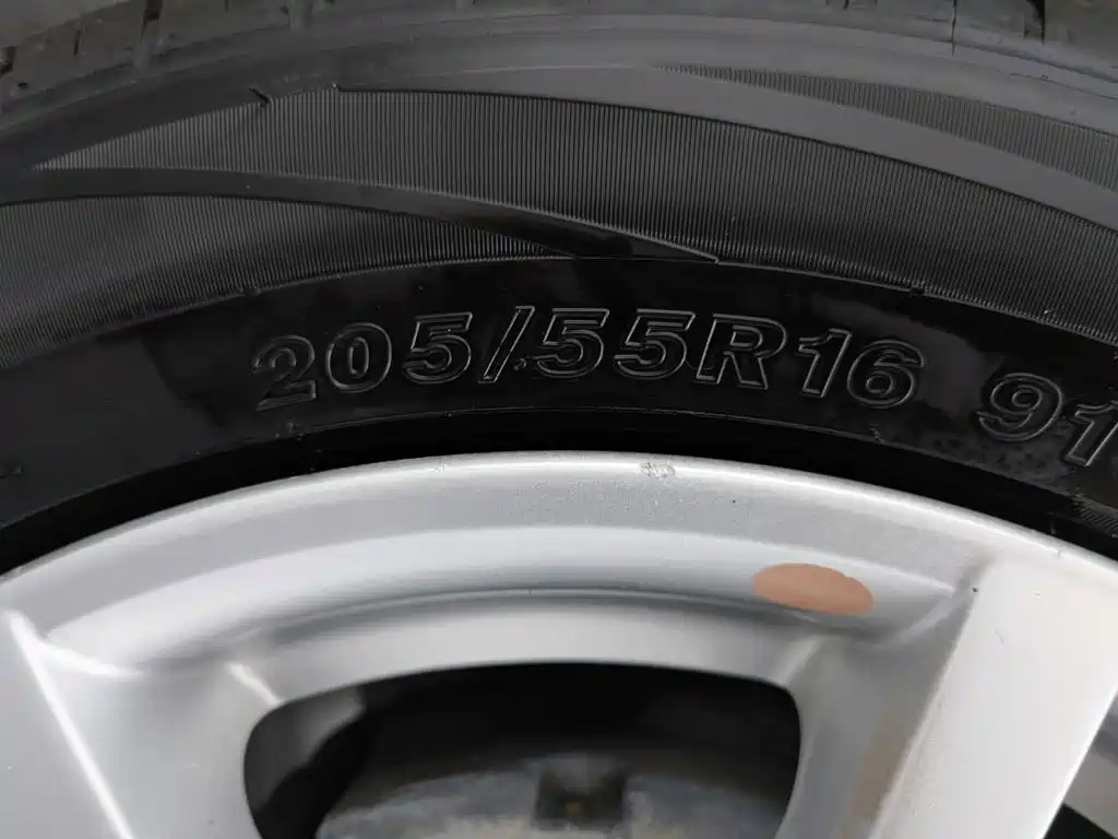 Chevrolet Aveo 2012 2011 Hatchback 1.6L AT SX