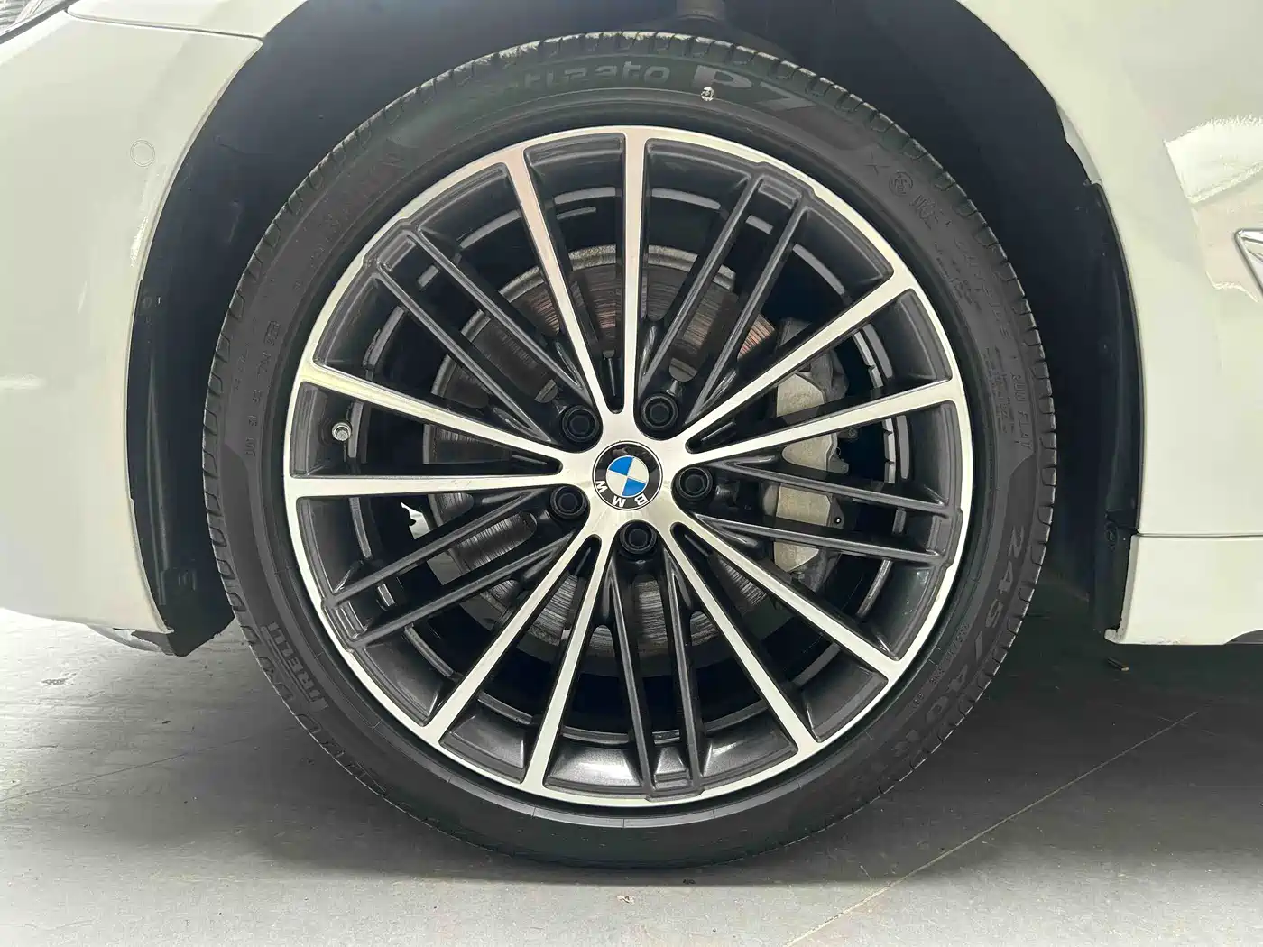 BMW 5 Series 2023 530Li Leading M Sport Package фото 5