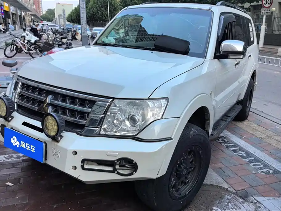 Mitsubishi Pajero (Import) 2015 3.0L Automatic Elite Premium Edition China V