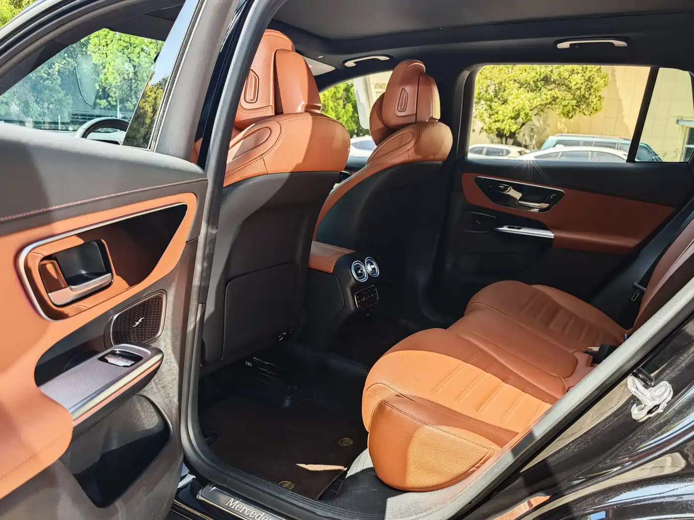 Mercedes-Benz GLC 2024 GLC 260 L 4MATIC Luxury 5-seater фото 13