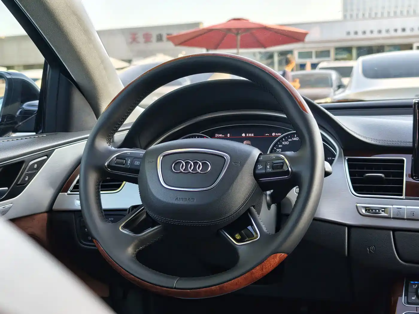 Photo 12 - Audi A8