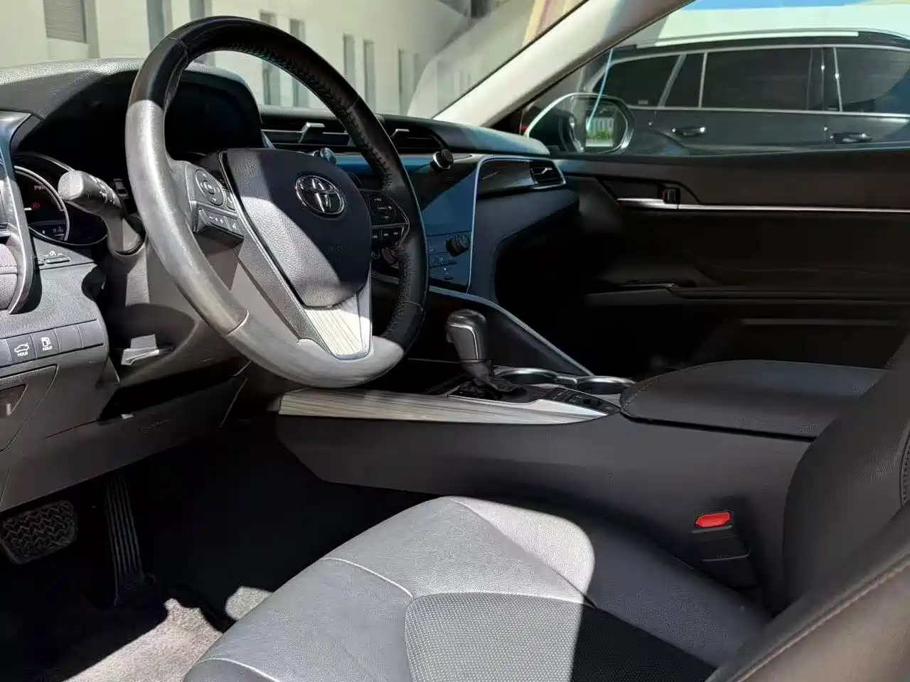Toyota Camry 2019 Hybrid 2.5HG Luxury Edition China V фото 7