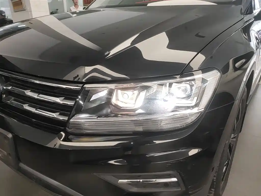 Volkswagen Tiguan L 2019 330TSI Automatic 2WD Smart Luxury Edition China VI фото 24