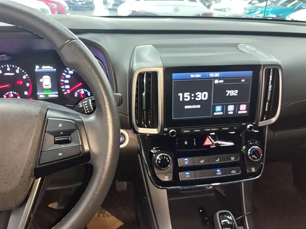 Hyundai Beijing Hyundai ix35 2018 2.0L Automatic 2WD Zhiyong·Enjoyment Edition фото 13