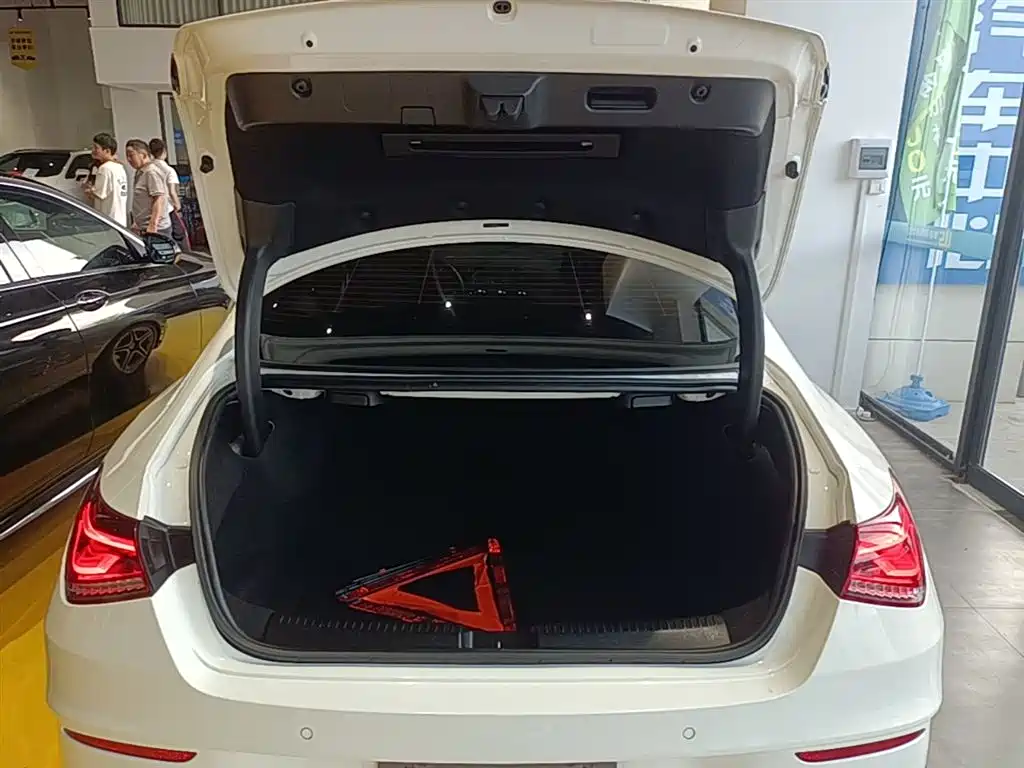 Mercedes-Benz CLA (Import) 2021 CLA 200 фото 19