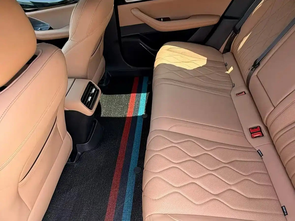 Geely Galaxy Galaxy A7 2025 EM-i 70km Explorer Edition фото 6