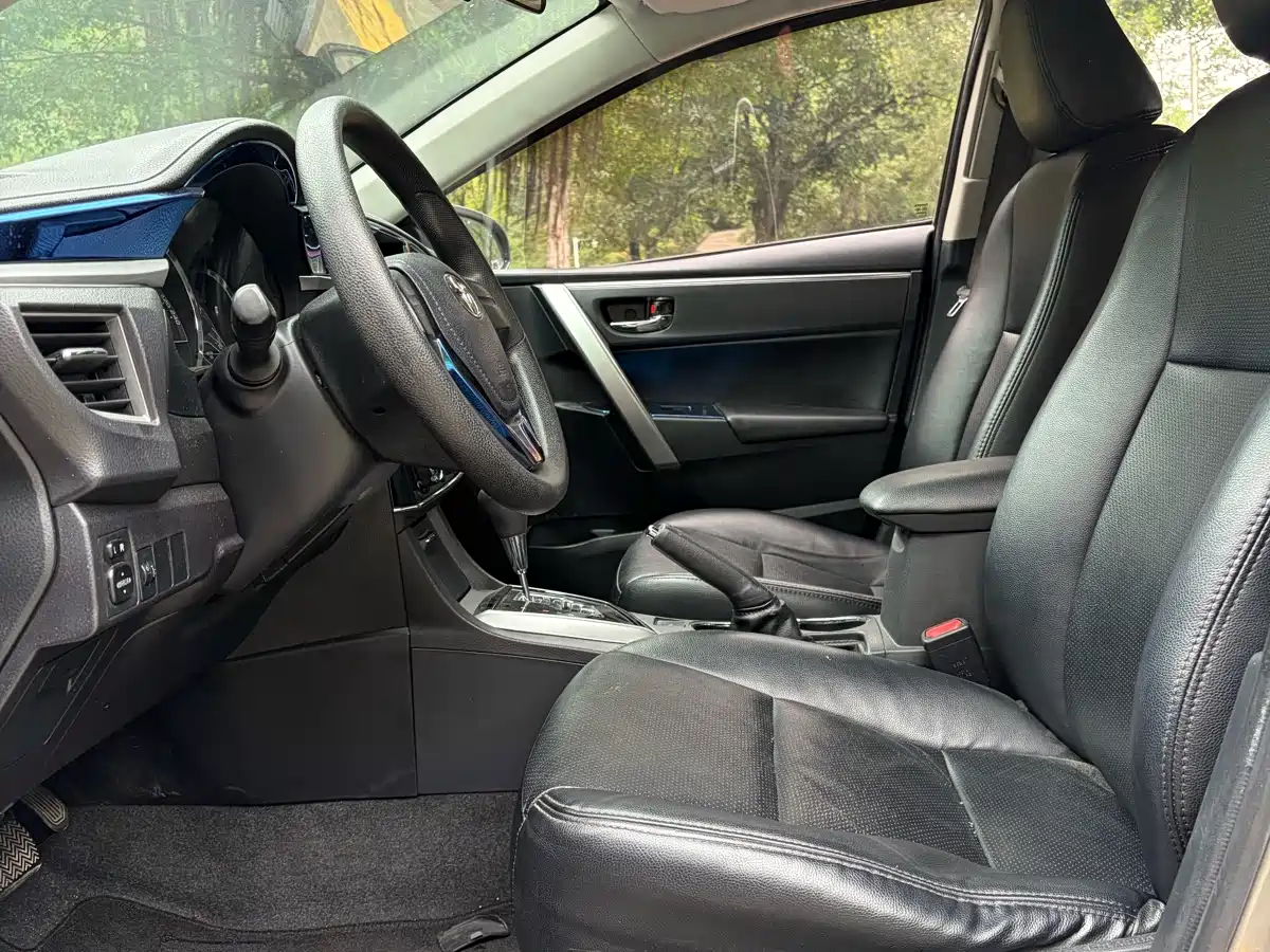 Toyota Corolla 2014 1.6L CVT GL фото 11