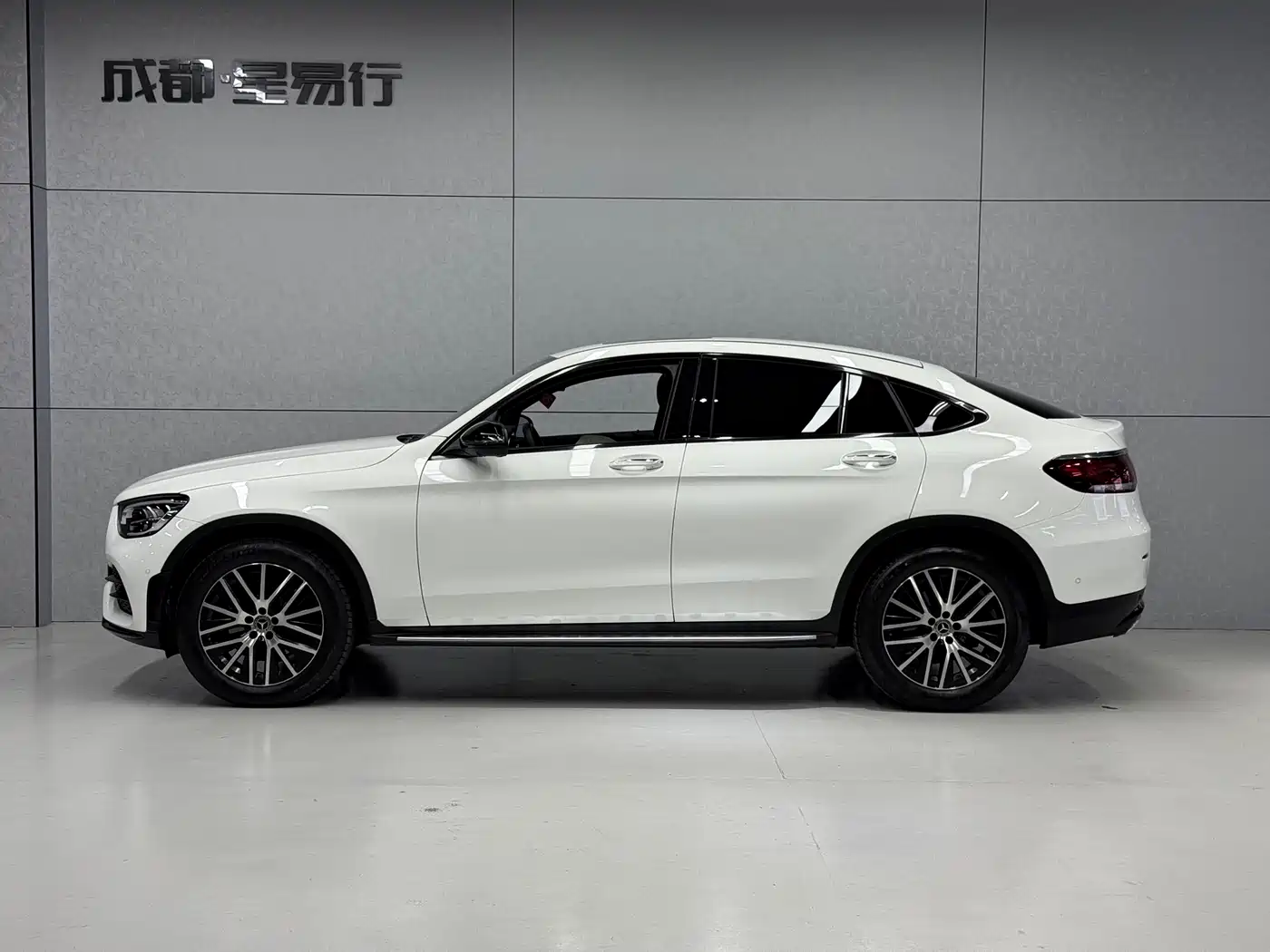 Mercedes-Benz GLC Coupe 2021 GLC 300 4MATIC Coupe SUV фото 2
