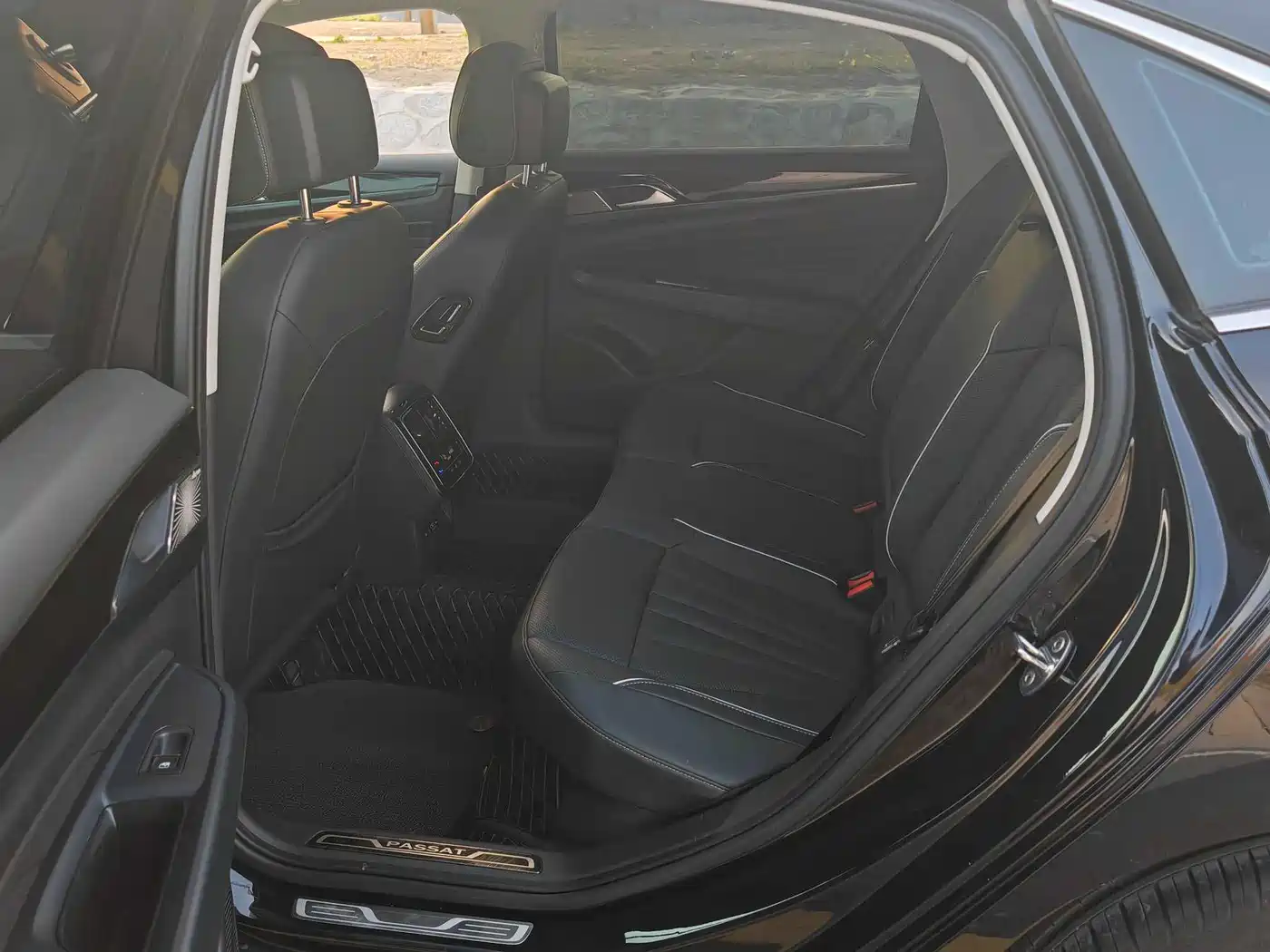 Volkswagen Passat 2024 330TSI Starlight Elite Edition фото 13