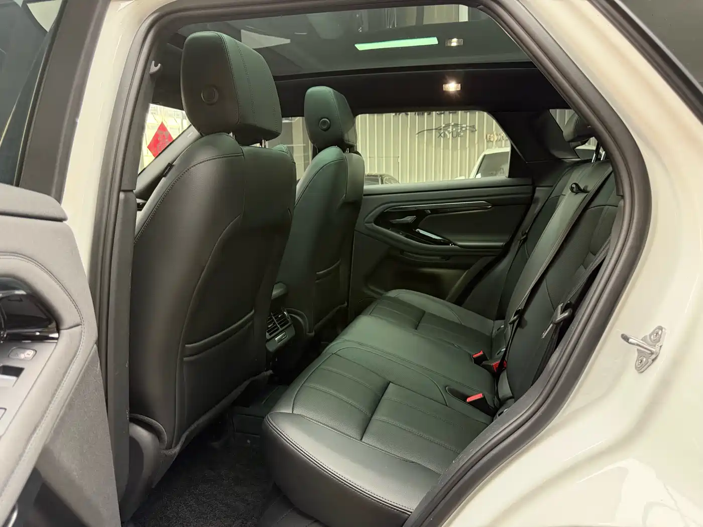 Land Rover Range Rover Evoque 2020 Model 249PS R-DYNAMIC S Gloss Black Sport Tech Edition фото 18