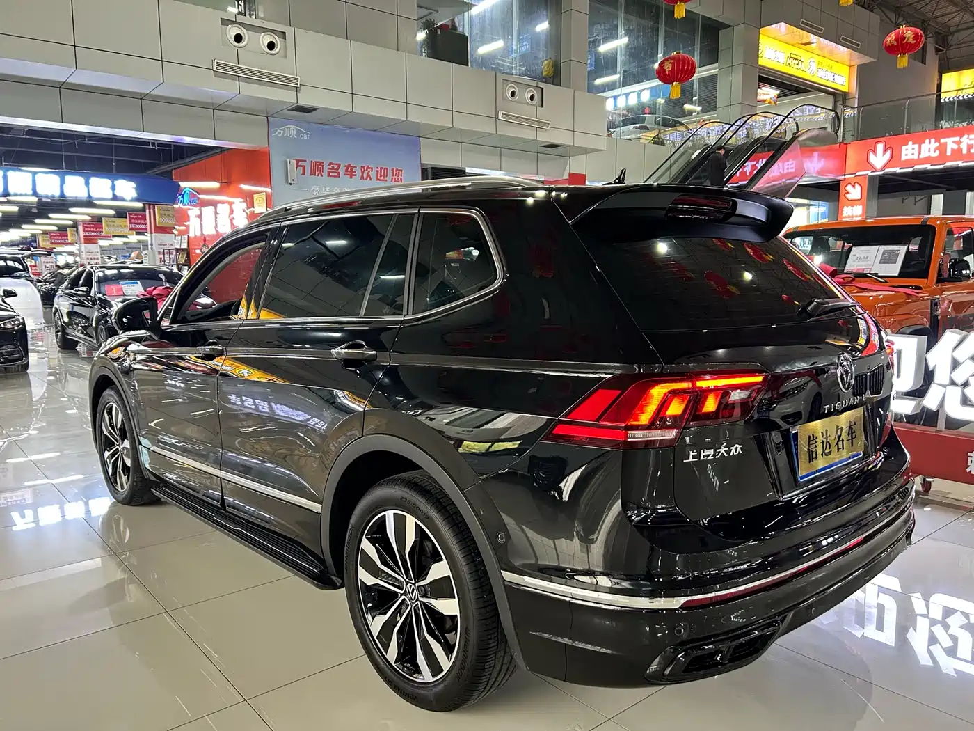 VOLKSWAGEN TIGUAN L
