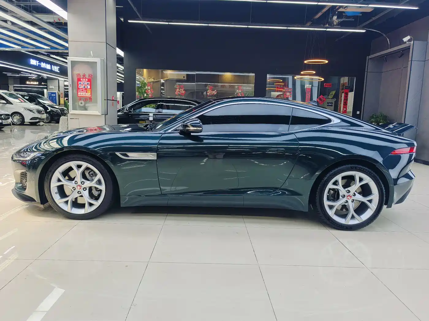 Jaguar F-TYPE 2021 P300 Rear-Wheel Drive Coupe фото 4