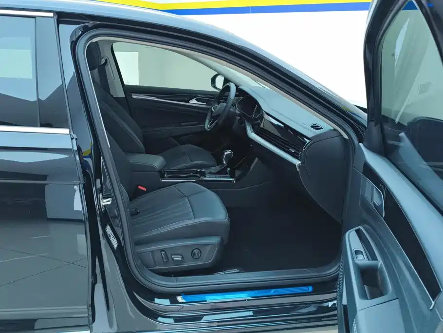 Photo 8 - Volkswagen Passat