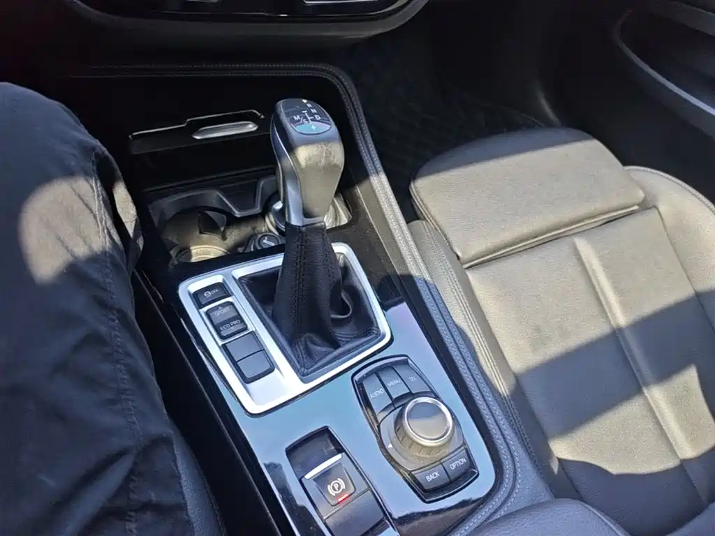 BMW 1 Series 2017 118i Sport фото 14
