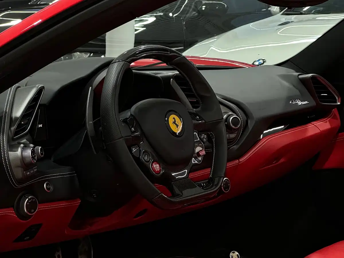 Фото 14 - Ferrari 488