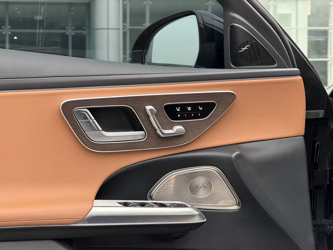 Mercedes-Benz E-Class 2025 E 300 L Luxury фото 13