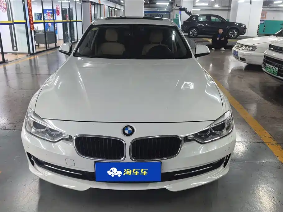 BMW 3 Series 2014 320Li Fashion фото 2